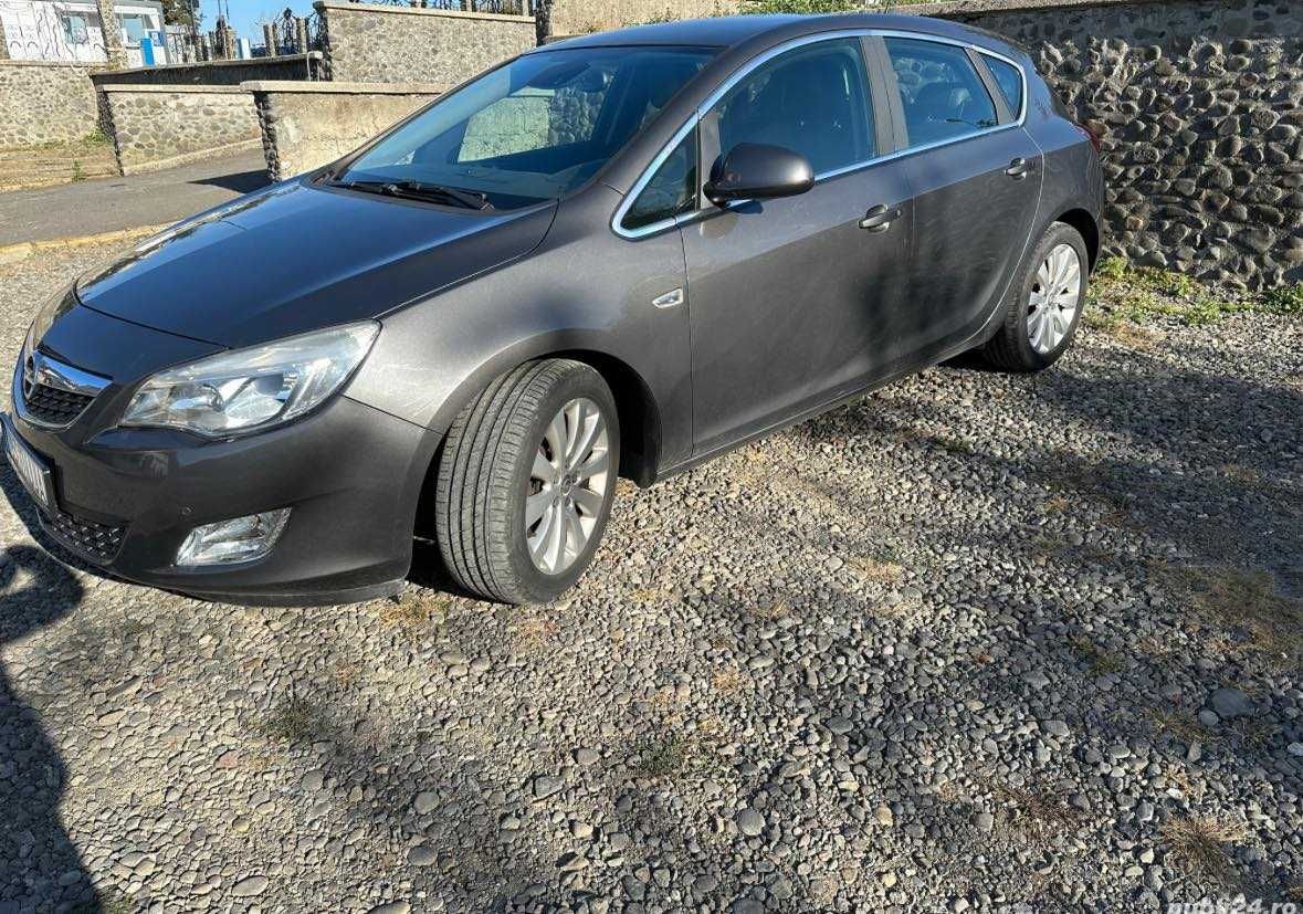 Opel Astra J manuala