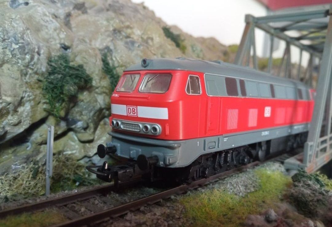 Locomotiva trenulet electric piko BR 218 diesel