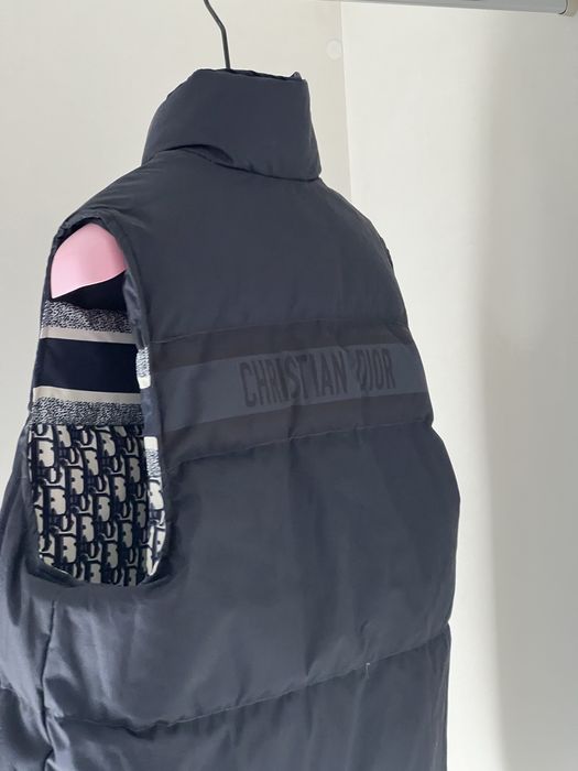 Продам жилет от Монклер люкс