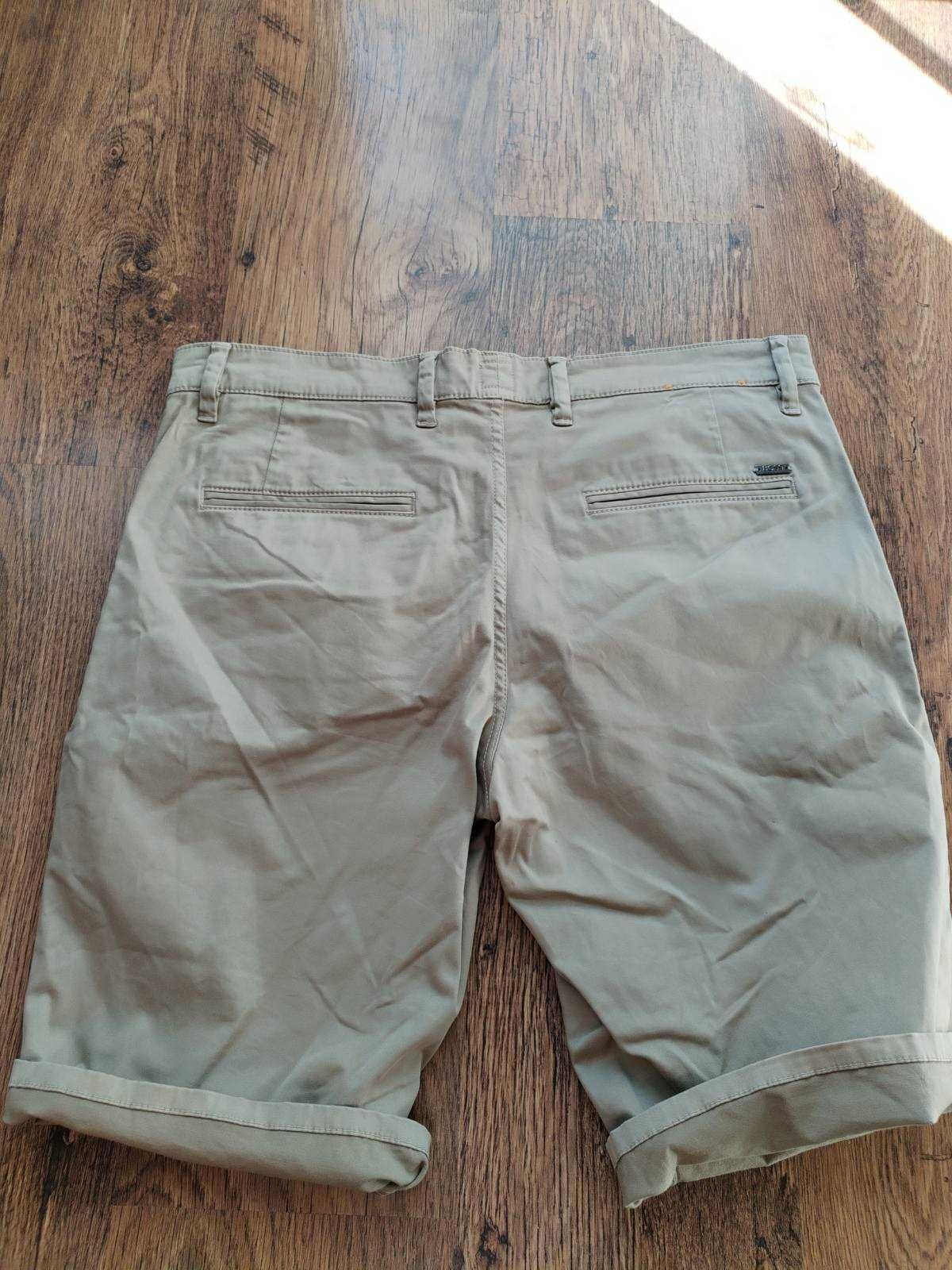 hugo boss schino-slim-shorts - страхотни мъжки панталони КАТО НОВИ 34