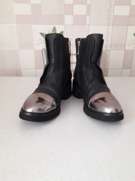 Продам кожаные полусапожки. В отличном состоянии. Размер 37.