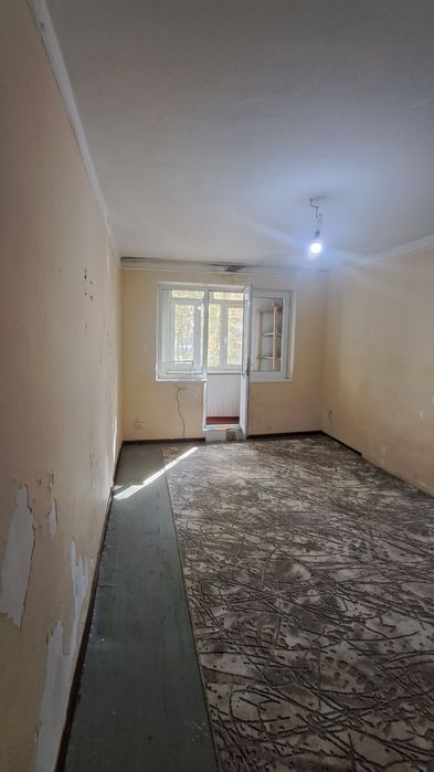 Чирчик шахар 
Троицкий 14-мактаб
#1-хона 3-этаж 
Квартира ижарага б