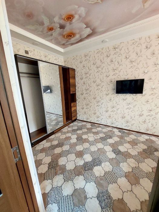 Медиа парк атрофида янги домда 2хонали кв срочна ижарага берилади