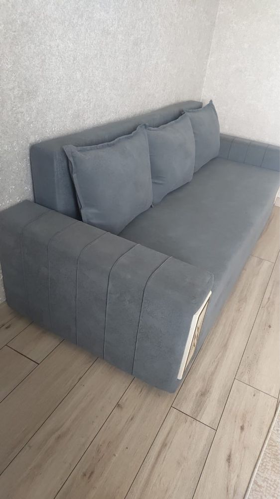 Продам диван в отличном состояние