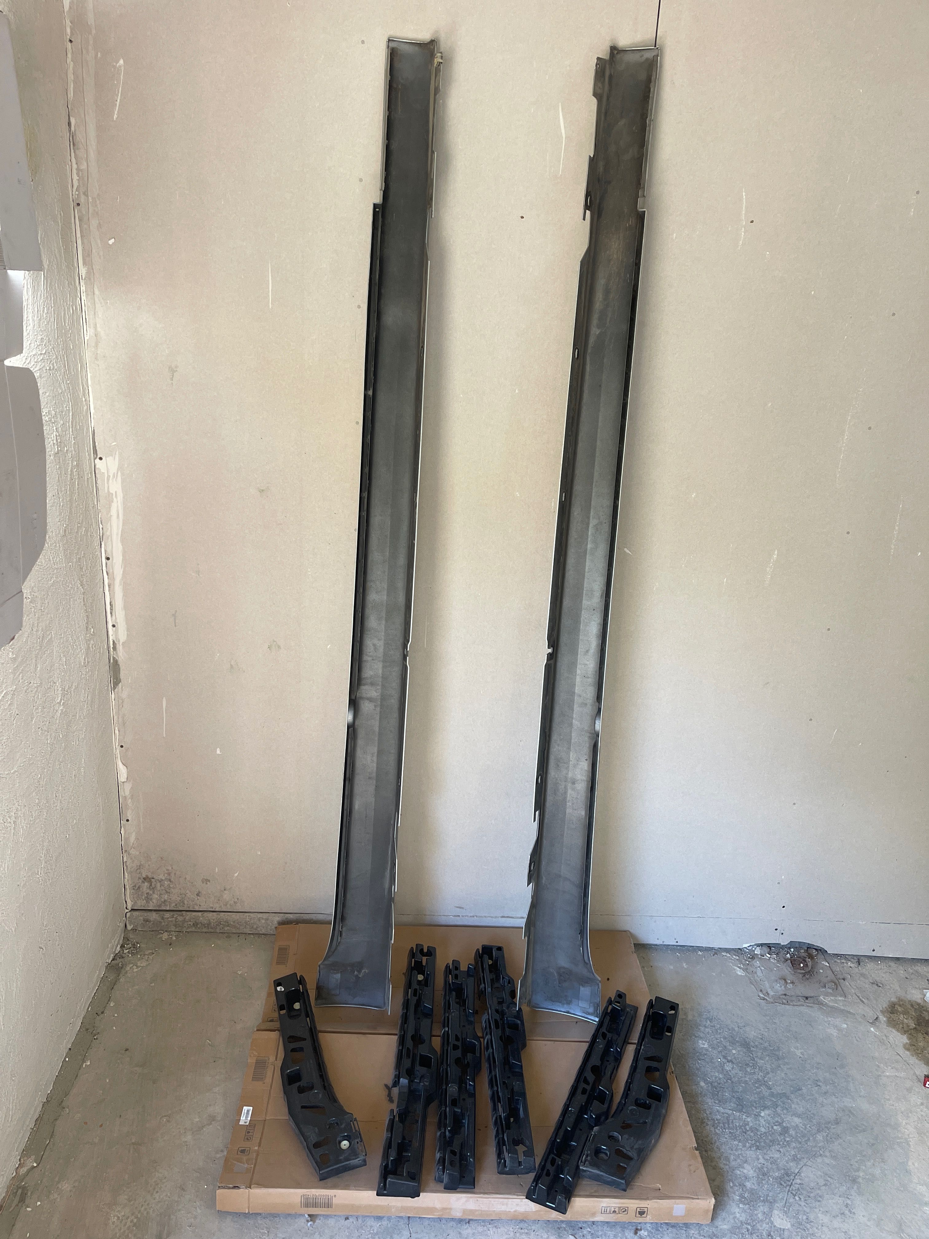 Prag st/dr , suport st/dr exterior stanga dreapta BMW seria 5 g30/31