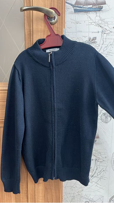 Продам школьный свитер на мальчика