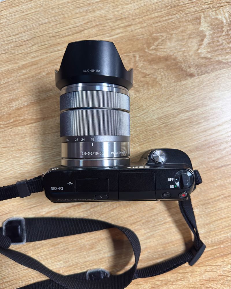 Sony alpha NEX-F3