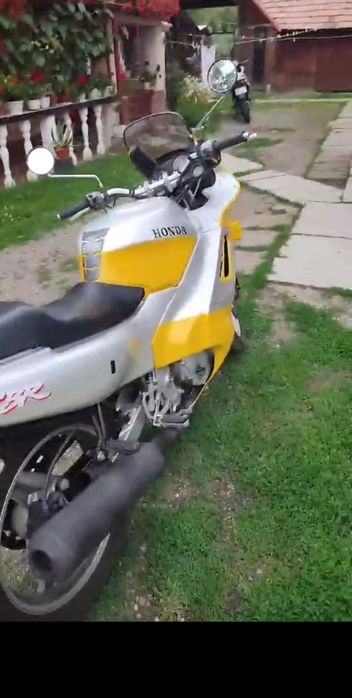 Vând urgent Honda CBR 600 F1 !!!