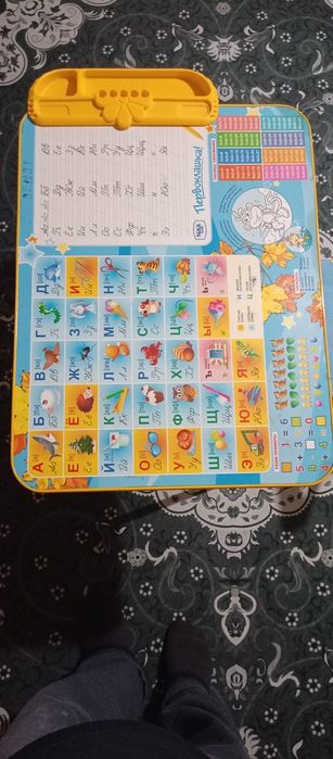 Детский столик и стул для обучения