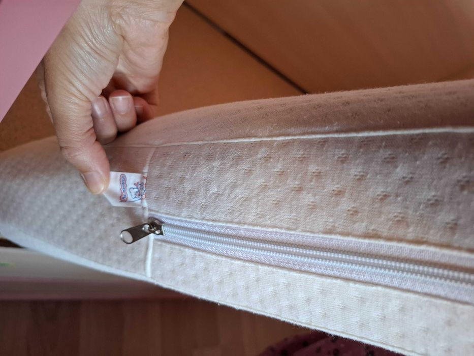 Голямо детско легло/кошара/ на три нива с люлеещ механизъм и матрак