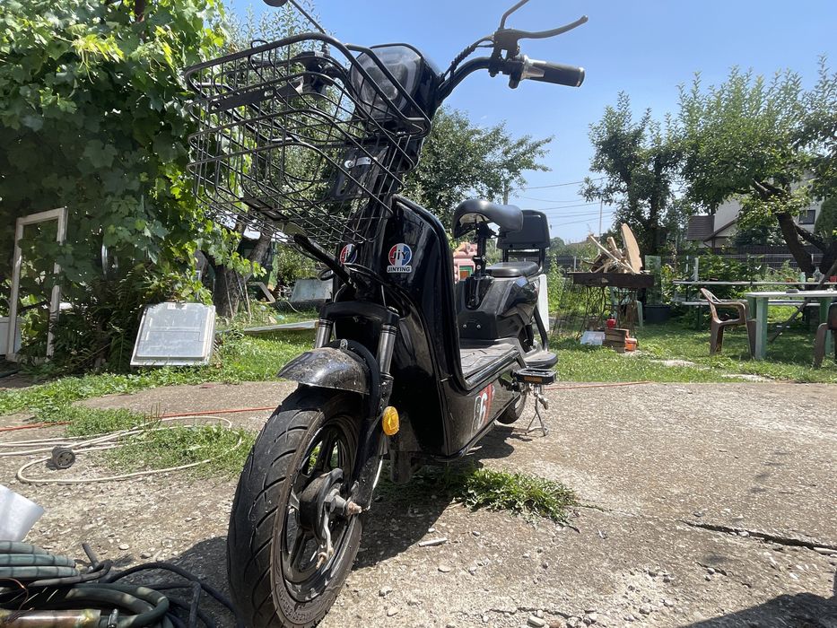 Vând scuter electric