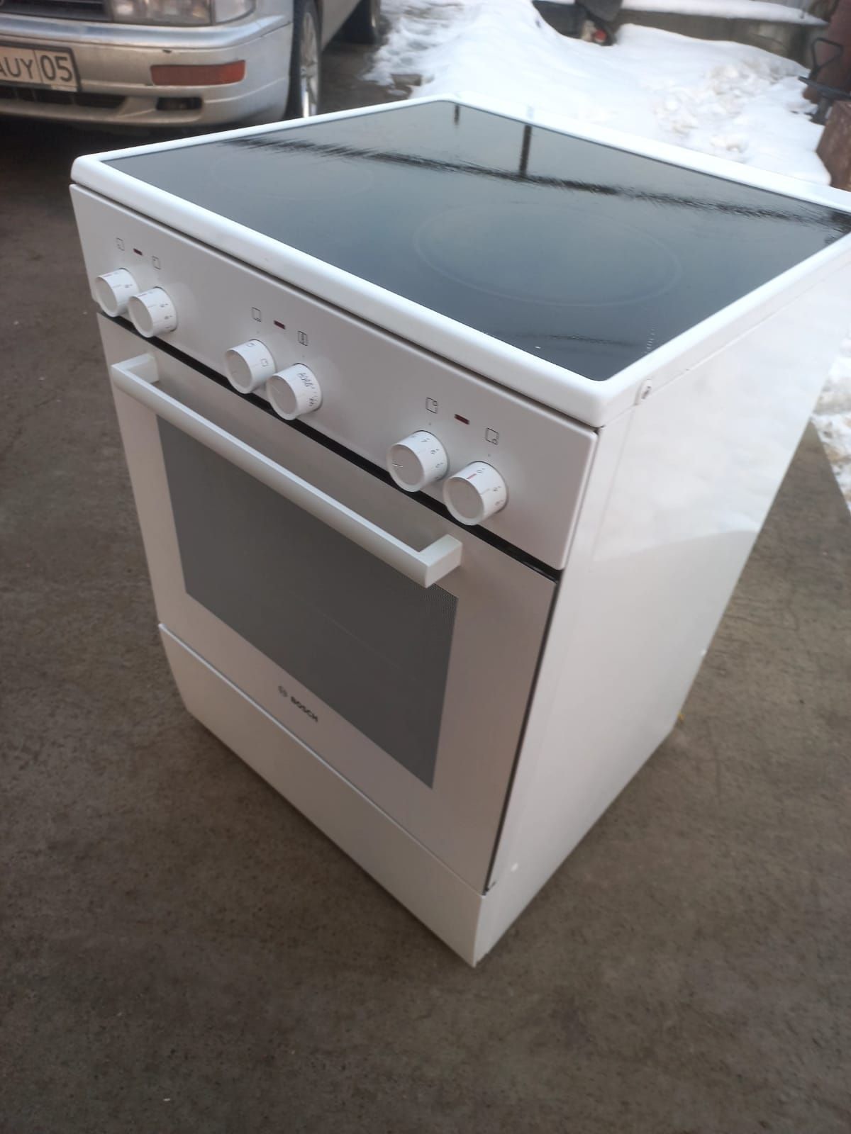 Электро плита с духовкой продаётся  почти новый