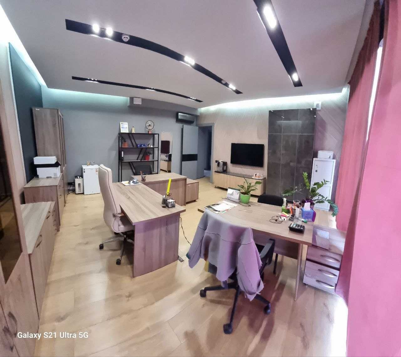 Аренда. Шикарный Дом - 4 сотки, с Евроремонтом - 450м2. Центр.