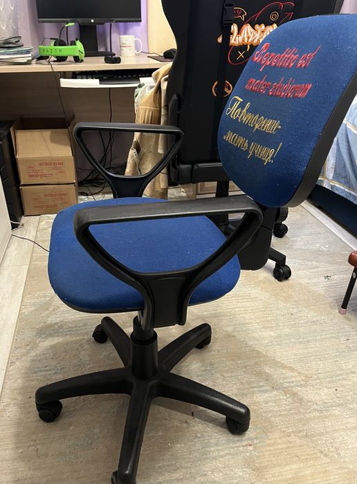 Отдам компьютерный стул