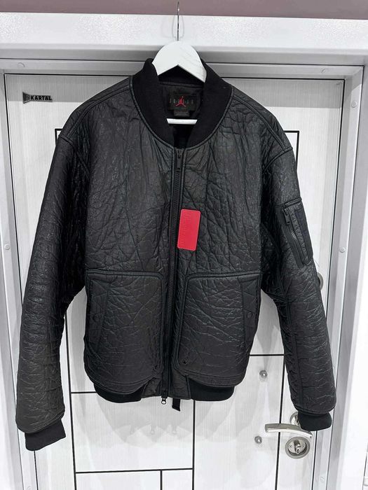 Яке Jordan - размер L - лимитирана серия