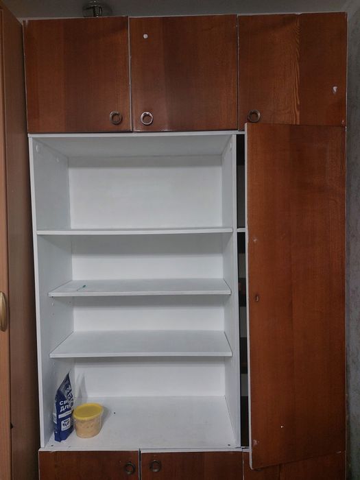 Отдам Шкаф за шоколадку