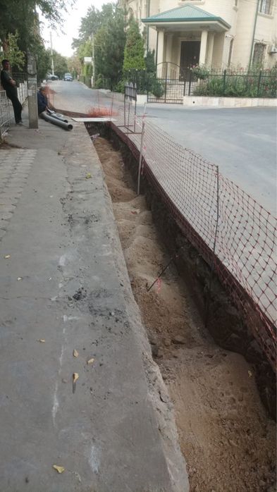 Transheya qazimiz kanalizatsiya suv kabel