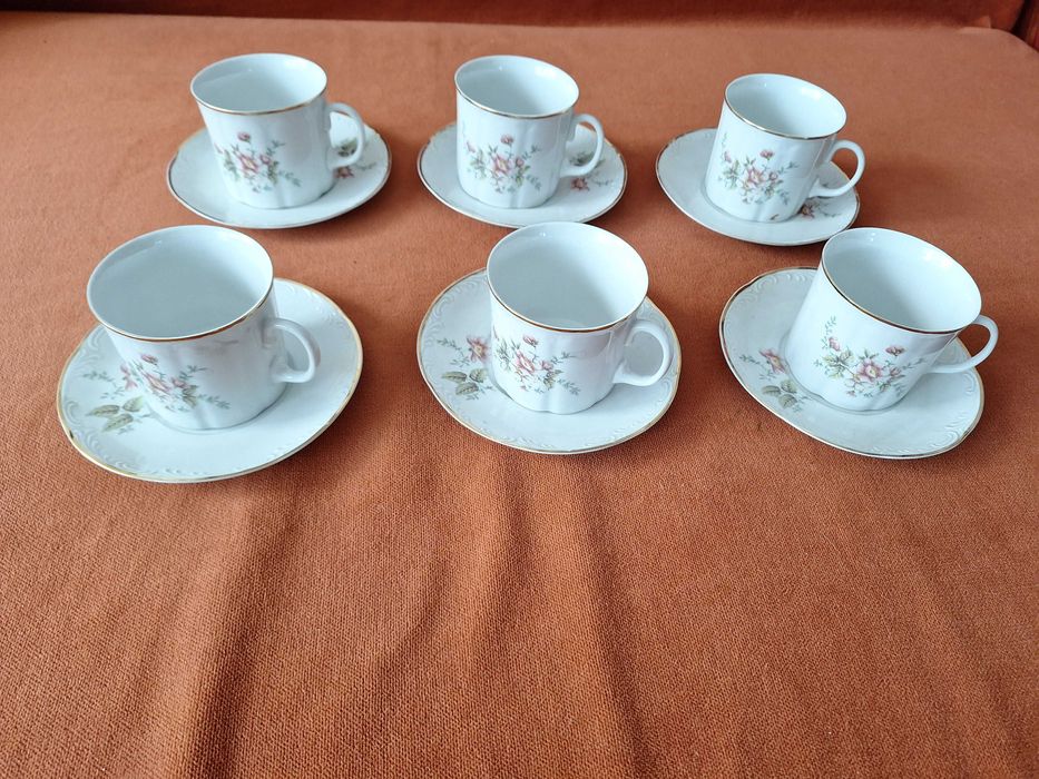 Serviciu pentru servit cafea din portelan, vechi, model deosebit