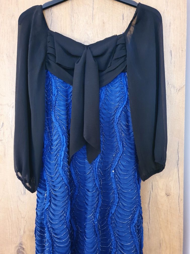 Vând rochie scurta albastra de ocazie, marimea 38 (potrivita si pt S)