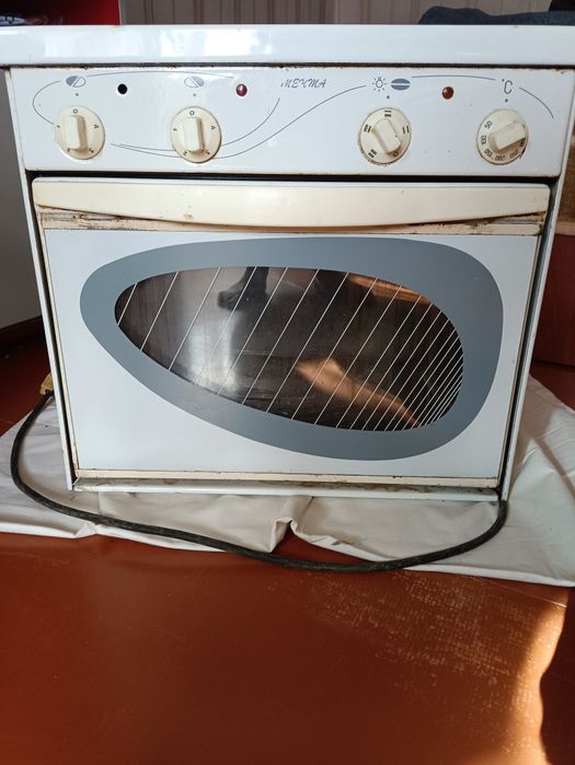 Продам электро - плиту "Мечта"