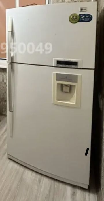 Большой холодильник