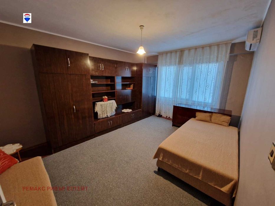 Дава се под наем Едностаен апартамент в Русе, Хъшове - 40 кв.м за 204 € - Снимка #2