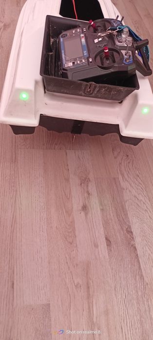 Лодка за захранка  +GPS