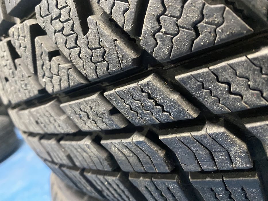 215 65 17 Kumho aproape Noi