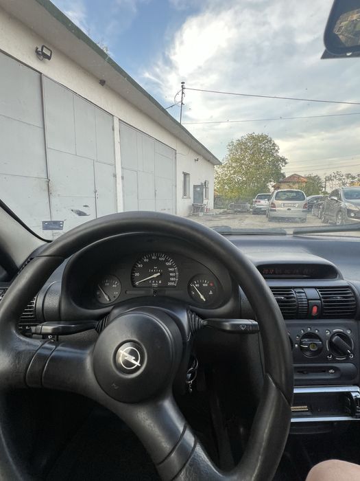 opel corsa b 1.0 само бензин