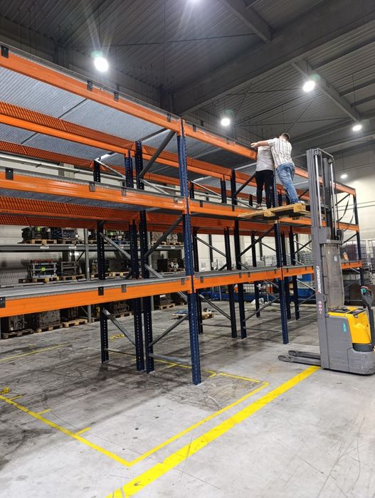 Rafturi metalice 654