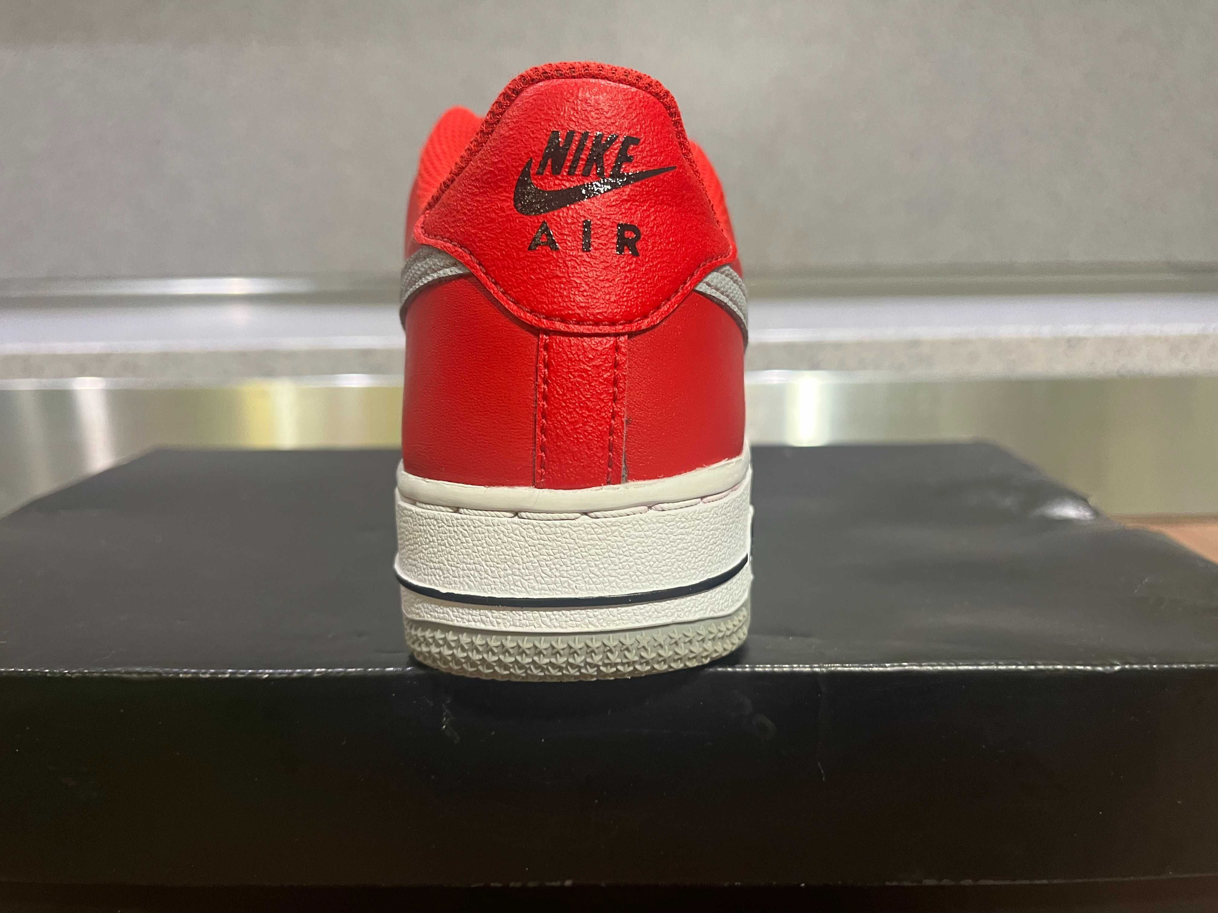 ОРИГИНАЛНИ *** Nike Air Force 1 Low GS 'University Red'