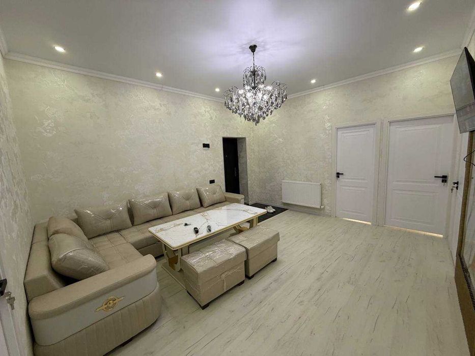 Продаётся 3х передел в 4 комн квартира на 2 этаже Чевар Бахт Люкс