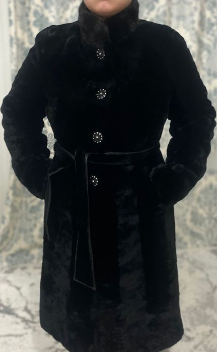 Мутон шуба норковым воротником Новая!