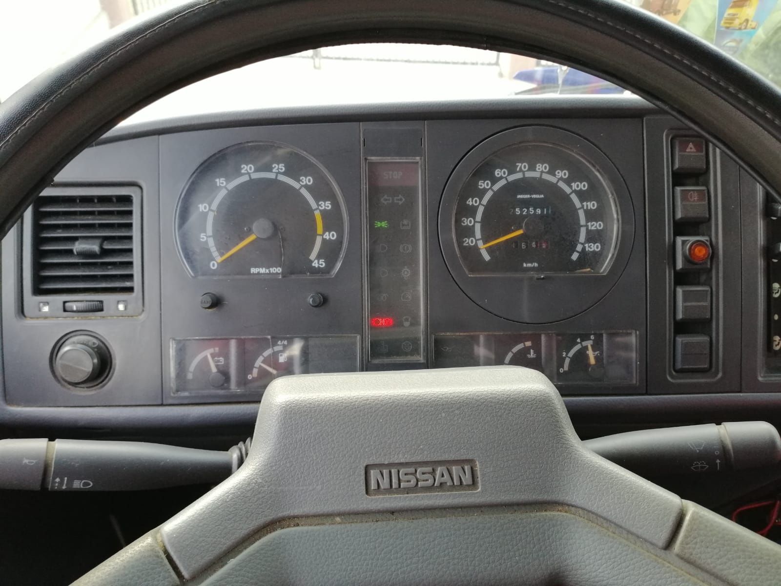 Nissan L35 autoutilitara