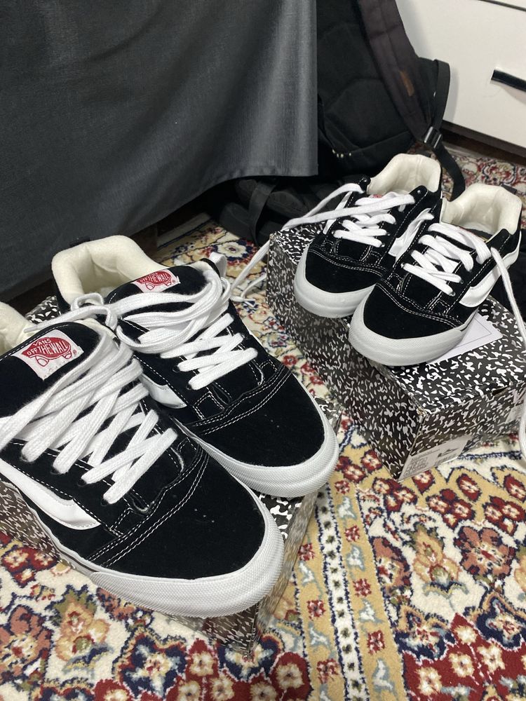 Продаю две пары Vans Knu-Skool Vr3