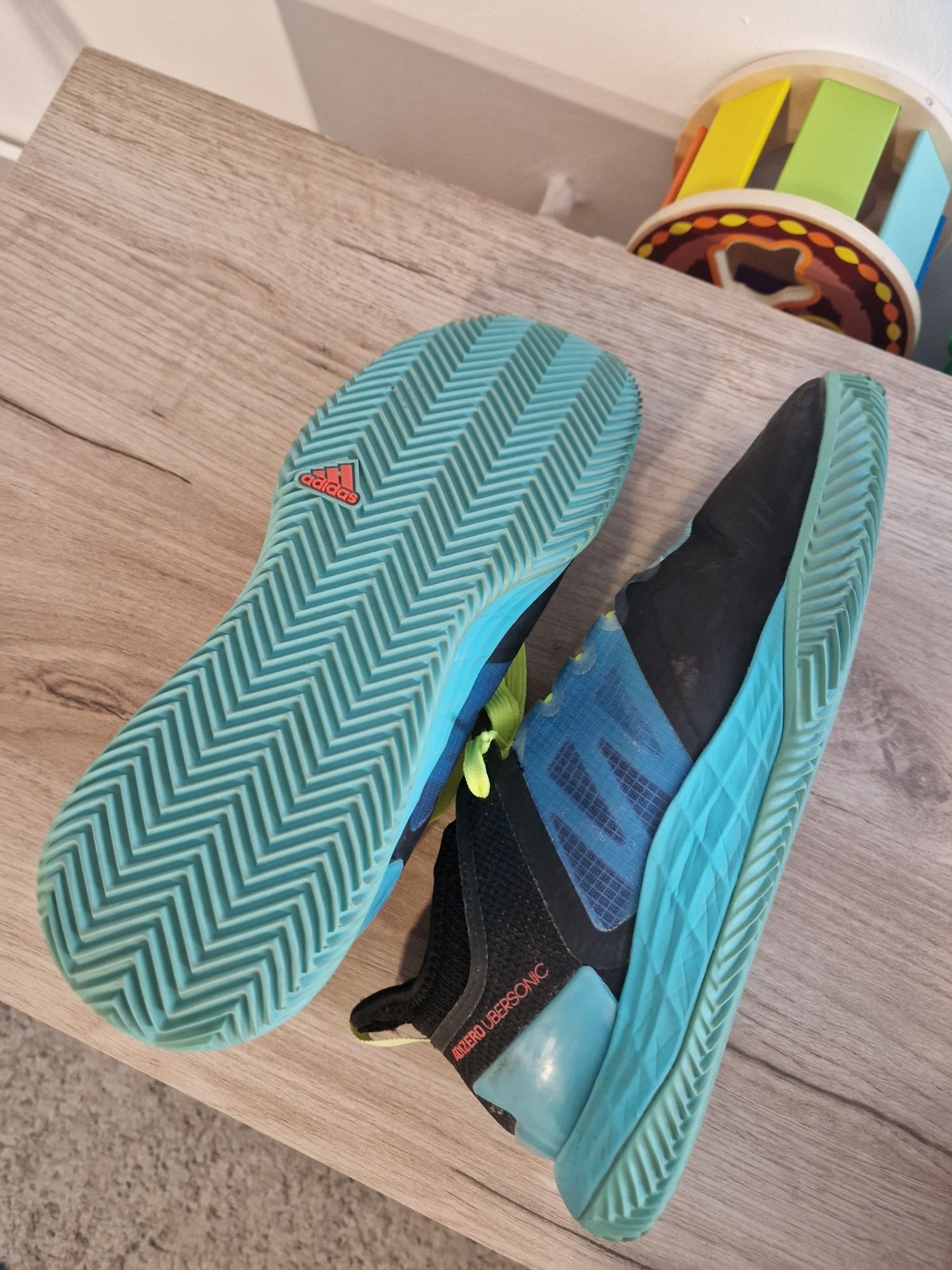 Adidas Ubersonic 4