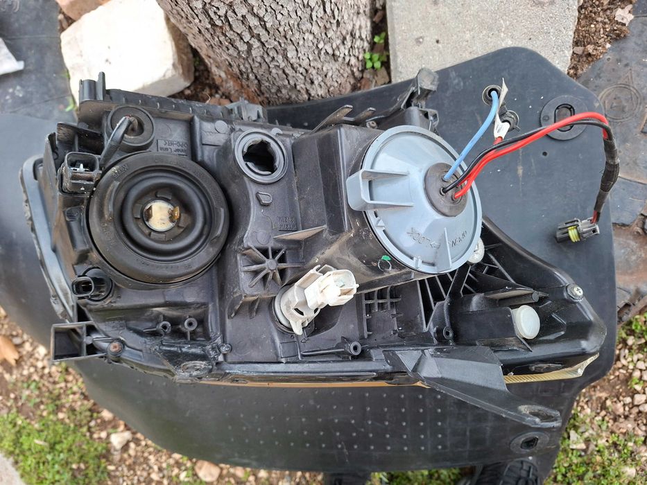 Ляв фар Тойота Авенсис Т25 фейслифт