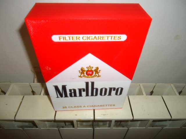 Marlboro рекламна кутия.