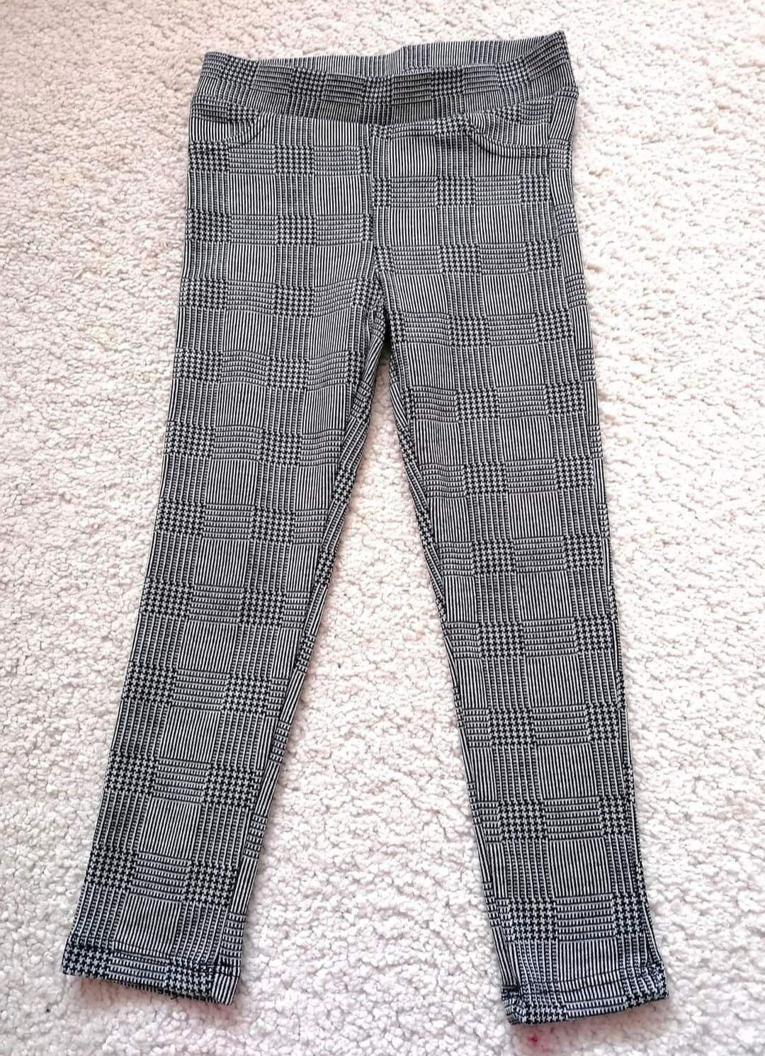 Lot 6 pantaloni mărimi 98-104.