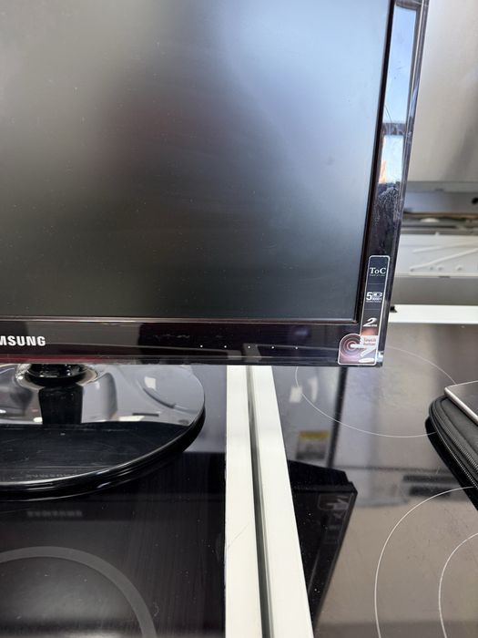 Монитор Samsung P2350