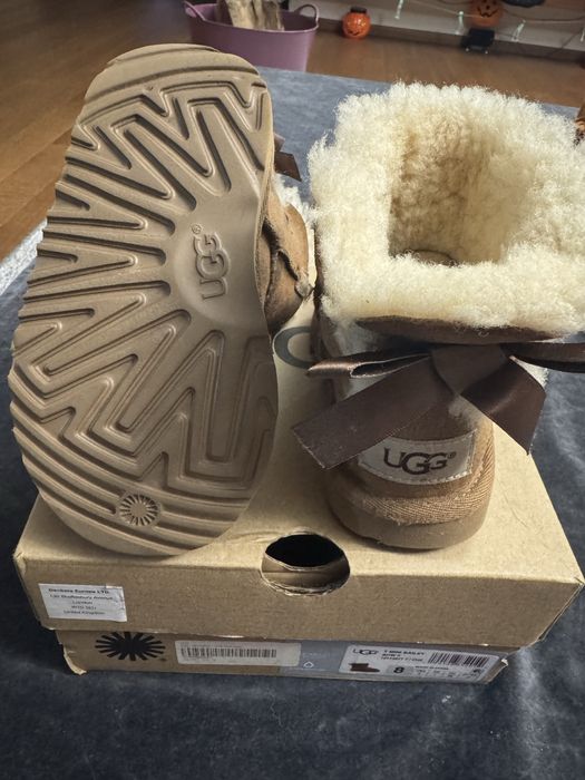 Vand cizme ugg mini bailey bow marime 25