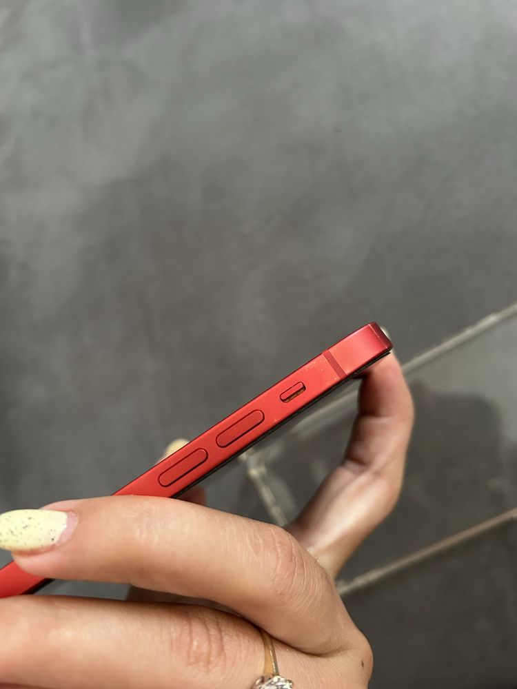 iPhone 12 red edition + зарядно и слушалки