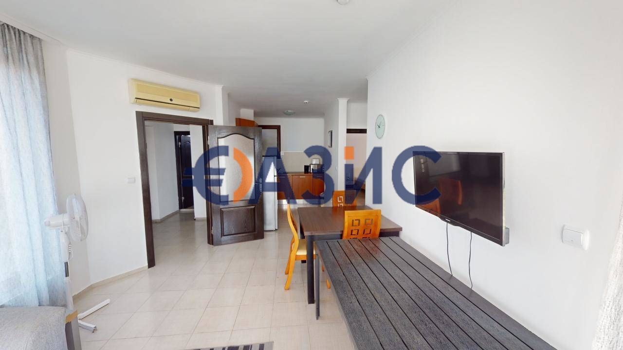 Продава се Тристаен апартамент в с. Кошарица, Област Бургас - 96 кв.м за 1000 €/кв.м - Снимка #1
