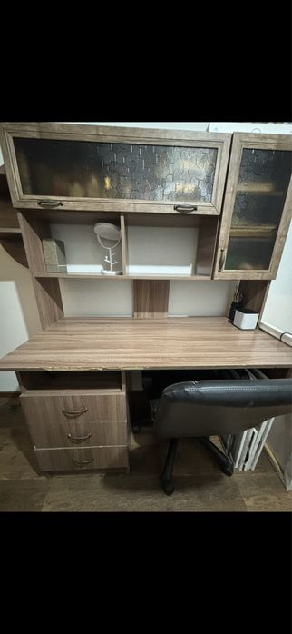 Продам стол письменный со стулом