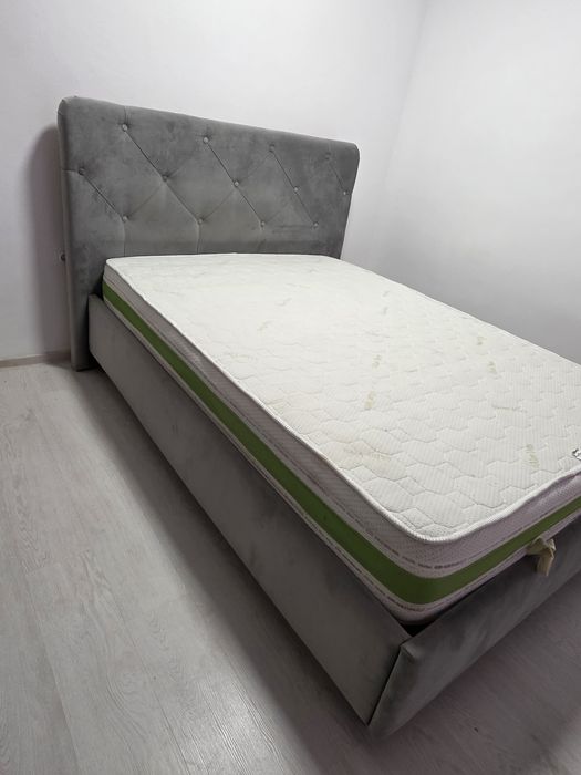 Vând pat tapițat 140/200, cu somiera rabatabila și ladă depozitare