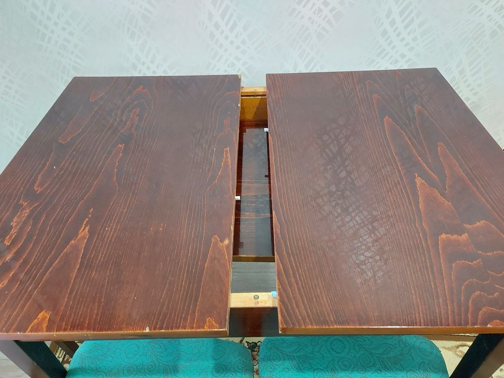 Продам стол  и 4 стула