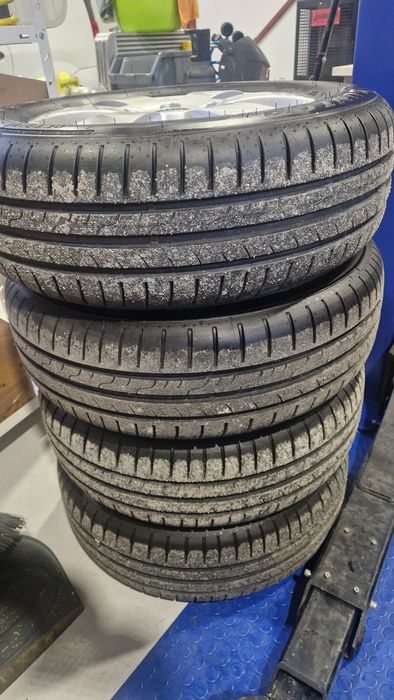 Dunlop 195 65 15 , чисто нови