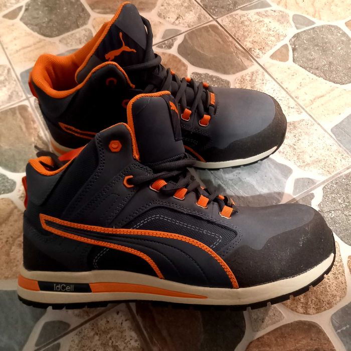 Vând ghete de muncă