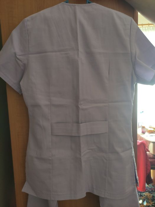 Vând halate medicale damă