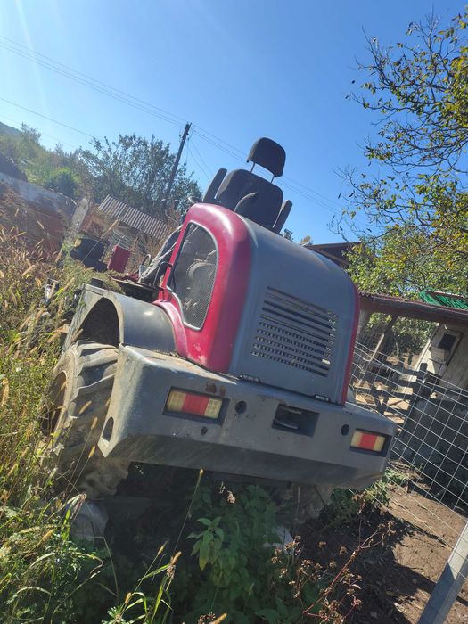 Încărcător zl 908 cu grup punte spate defect